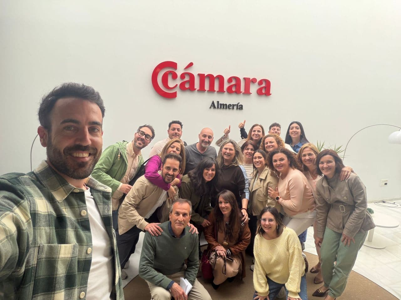 Grupo de participantes en una formación de Cámara de Comercio de Almería.